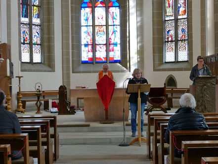 Karfreitag in St. Crescentius (Foto: Karl-Franz Thiede)